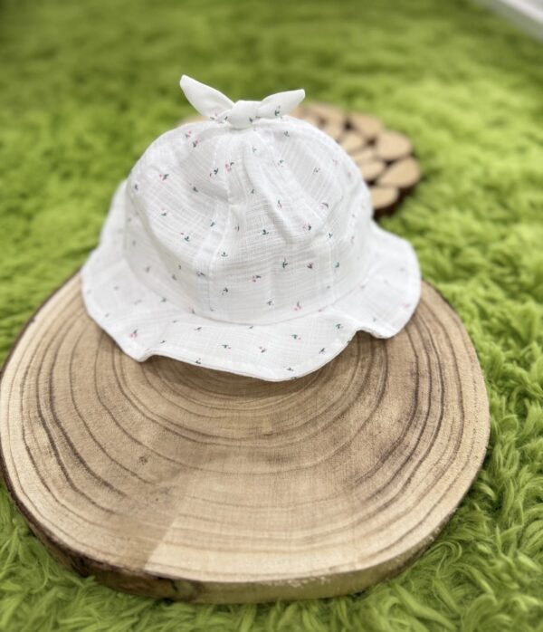 CAPPELLINO STILE PESCATORE CON ROSELLINE - immagine 3