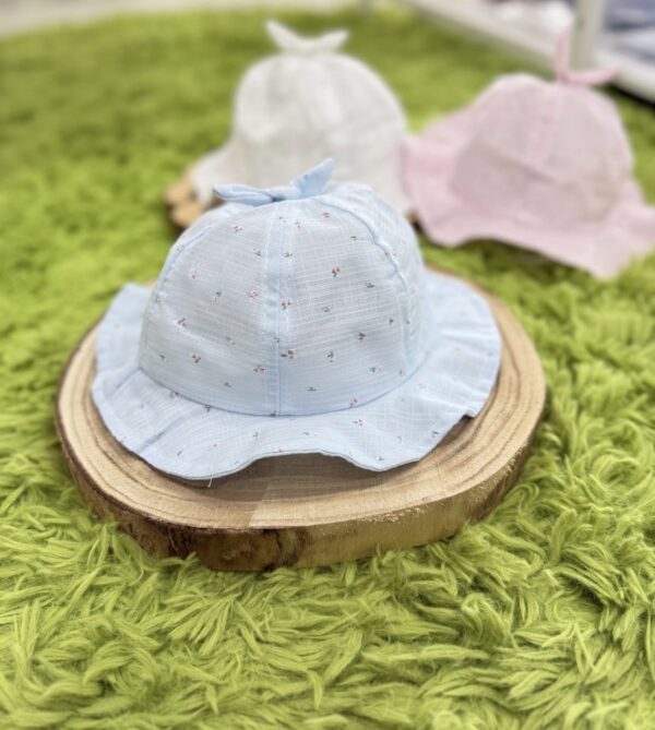 CAPPELLINO STILE PESCATORE CON ROSELLINE - immagine 4