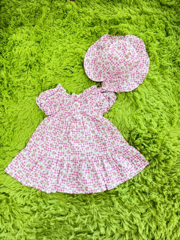 VESTITINO CON CAPPELLINO A FIORI BIMBA IN COTONE - immagine 2