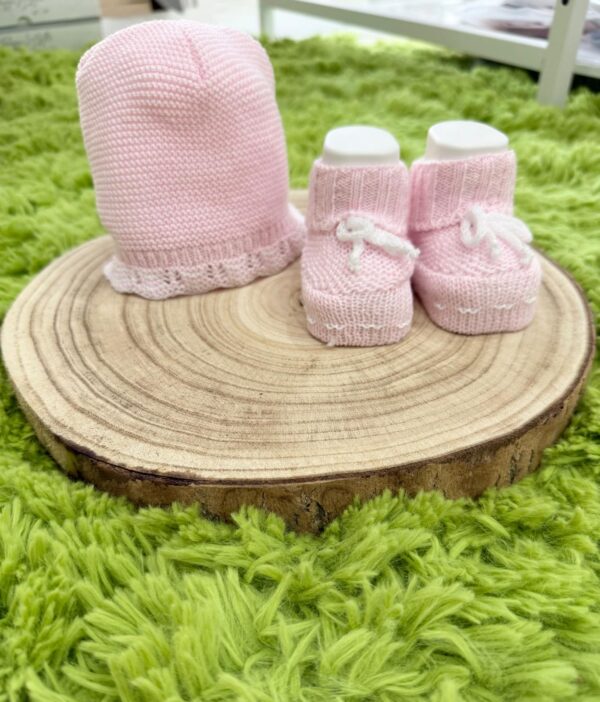 CAPPELLINO E SCARPINE IN FILO DI COTONE
