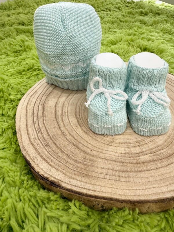 CAPPELLINO E SCARPINE IN FILO DI COTONE