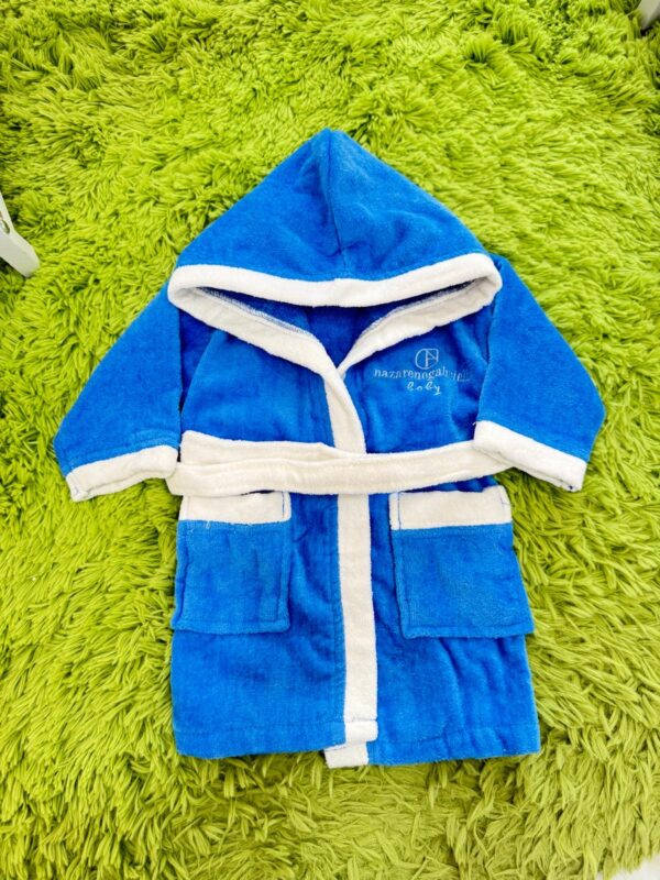 ACCAPPATOIO CON MANICHE BLU