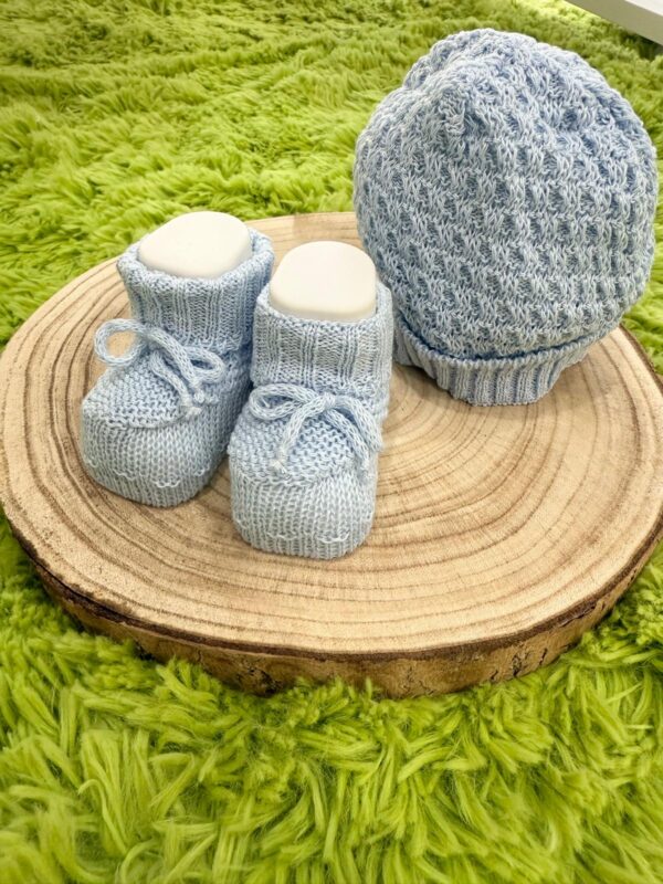 CAPPELLINO E SCARPINE IN FILO DI COTONE